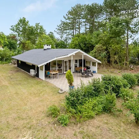 Holiday home Jakko - 300m From The Sea In Djursland And Mols By Interhome *